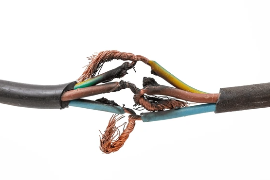 cables mal conexionados 